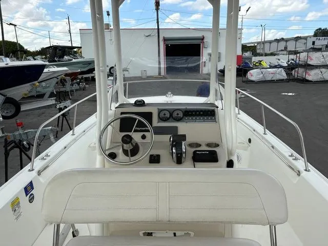 Slide: The Image of Boston Whaler 210 Montauk 2021 - 5