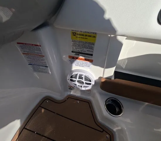 Slide: The Image of Chaparral SSi 21 In Stock trailer included 2026 - 10