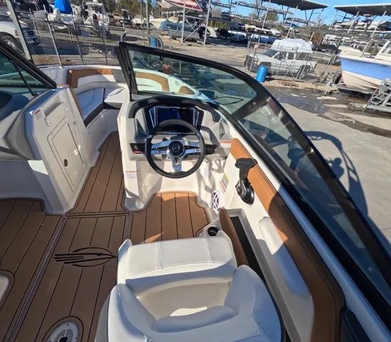 Slide: The Image of Chaparral SSi 21 In Stock trailer included 2026 - 17