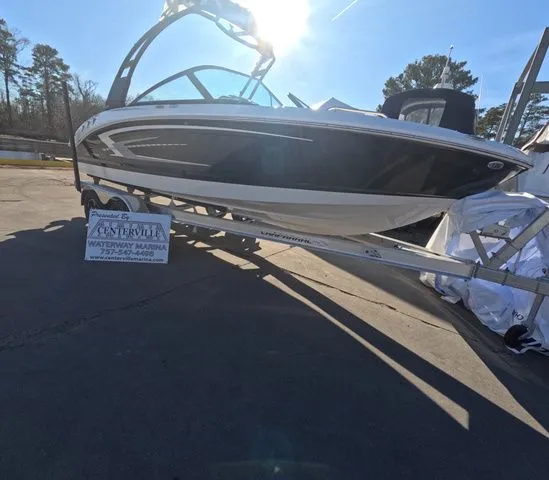 Slide: The Image of Chaparral SSi 21 In Stock trailer included 2026 - 3