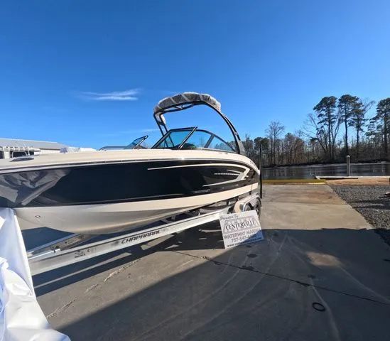 Slide: The Image of Chaparral SSi 21 In Stock trailer included 2026 - 5