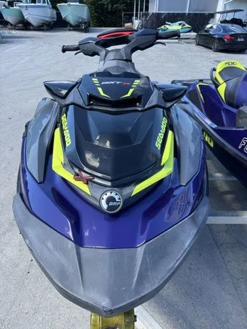 Slide: The Image of Sea-Doo RXT 2021 - 3