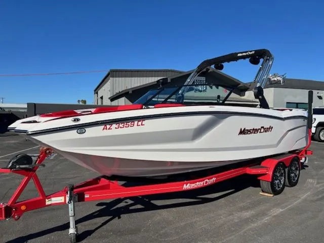 Slide: The Image of MasterCraft NXT24 2021 - 10