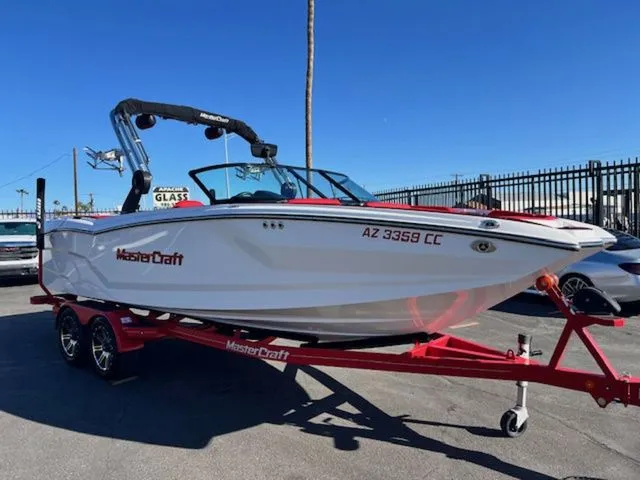 Slide: The Image of MasterCraft NXT24 2021 - 12