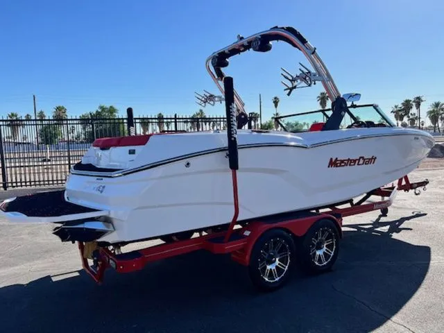 Slide: The Image of MasterCraft NXT24 2021 - 14