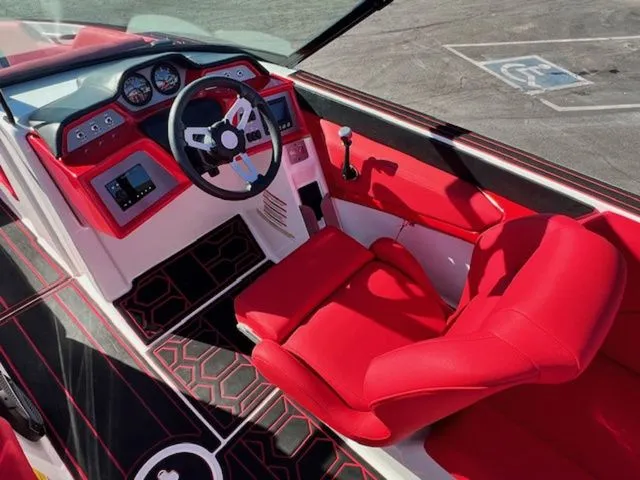 Slide: The Image of MasterCraft NXT24 2021 - 19