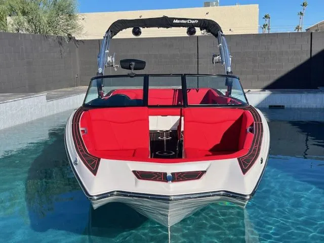 Slide: The Image of MasterCraft NXT24 2021 - 2