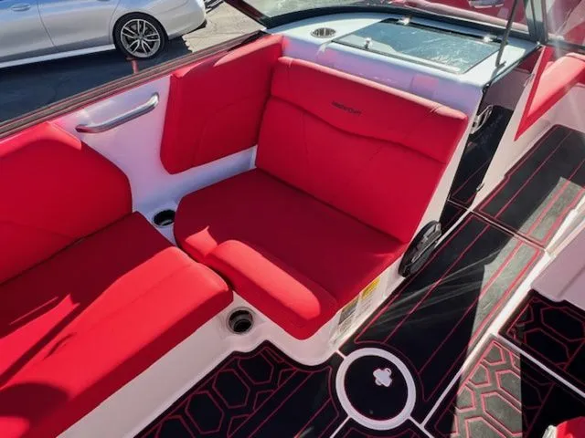 Slide: The Image of MasterCraft NXT24 2021 - 20