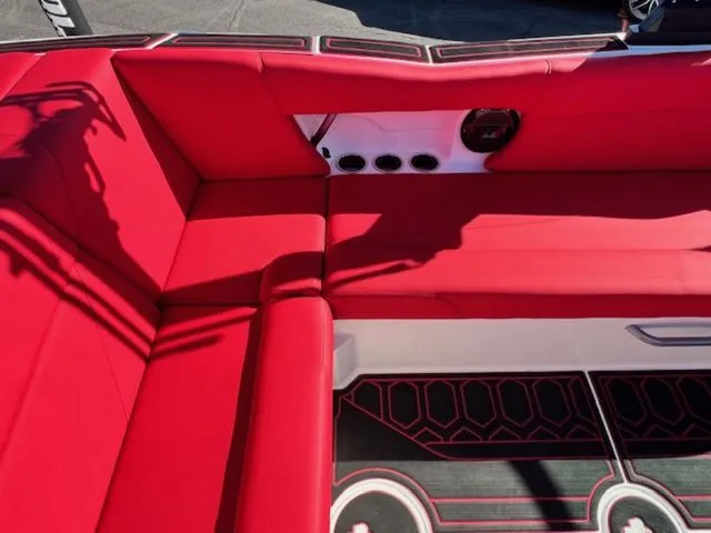 Slide: The Image of MasterCraft NXT24 2021 - 21