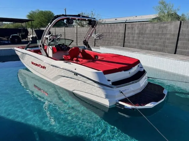 Slide: The Image of MasterCraft NXT24 2021 - 7