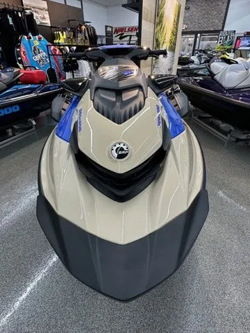 Slide: The Image of Sea-Doo Wake 170 BRP Premium Audio, iDF, iBR 2026 - 3