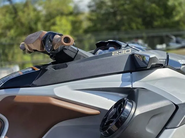 Slide: The Image of Sea-Doo GTX 2018 - 12