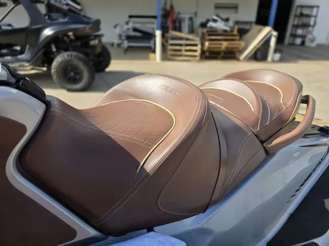 Slide: The Image of Sea-Doo GTX 2018 - 20