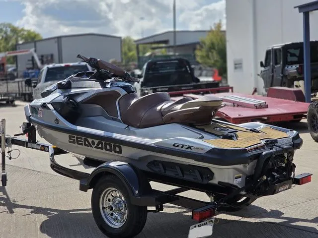 Slide: The Image of Sea-Doo GTX 2018 - 4