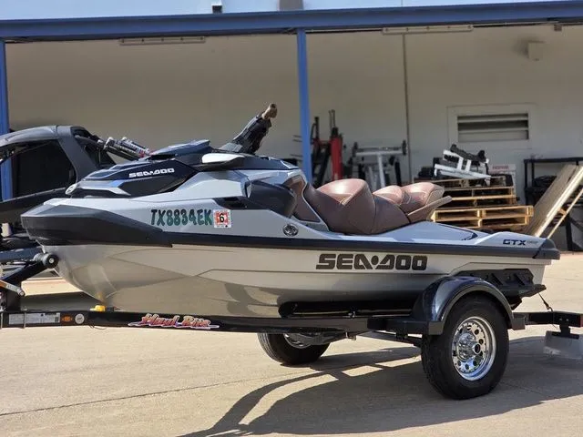 Slide: The Image of Sea-Doo GTX 2018 - 6