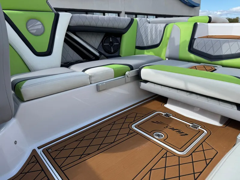 Slide: The Image of Tigé 23ZX 2020 - 15