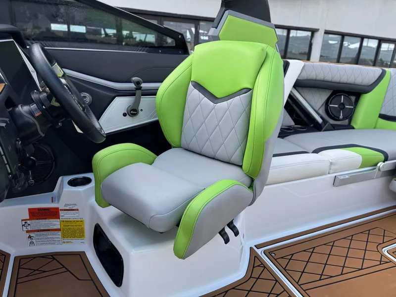 Slide: The Image of Tigé 23ZX 2020 - 17