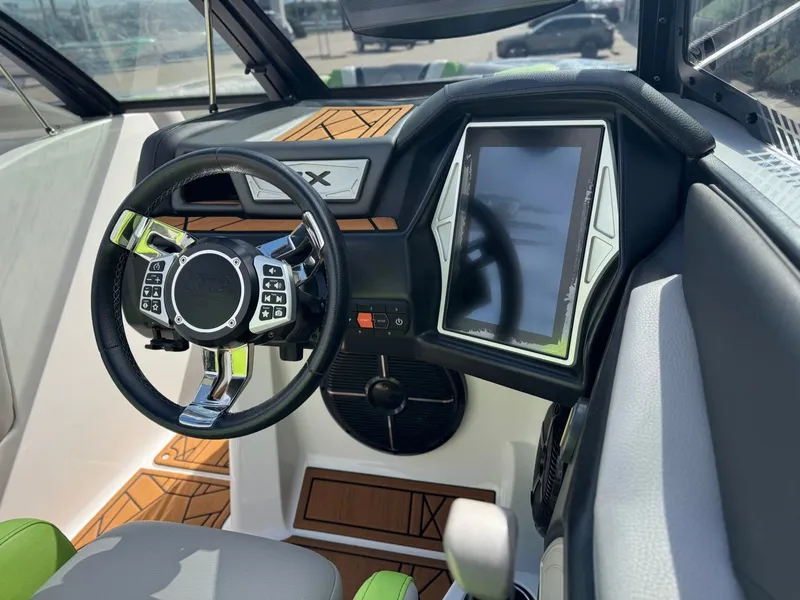 Slide: The Image of Tigé 23ZX 2020 - 18