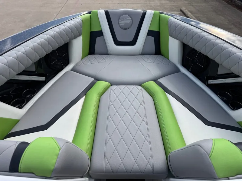 Slide: The Image of Tigé 23ZX 2020 - 19