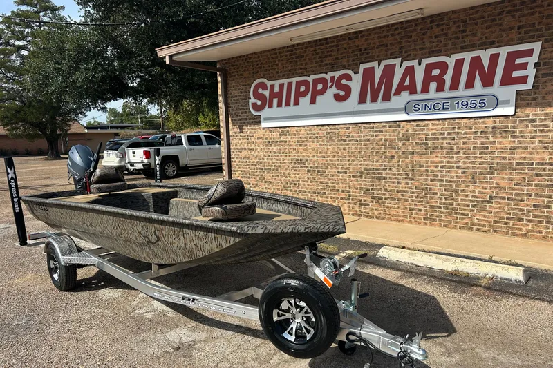 The Image of 2026 Xpress HD16DBX boat on trailer at Shipp's Marine dealership. - 0