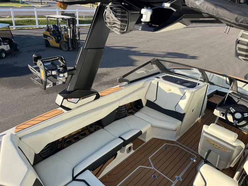 Slide: The Image of Nautique G23 2026 - 10