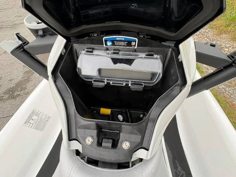 Slide: The Image of Sea-Doo FishPro Scout 130 2024 - 13