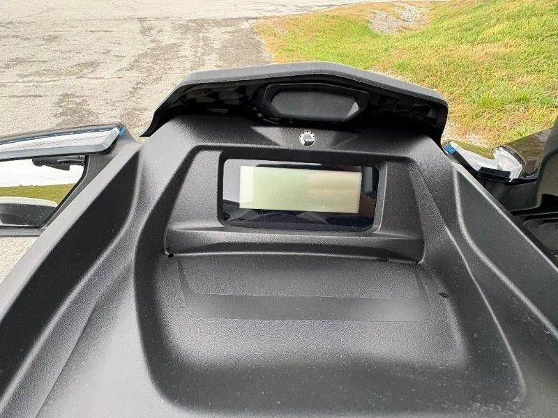 Slide: The Image of Sea-Doo FishPro Scout 130 2024 - 14