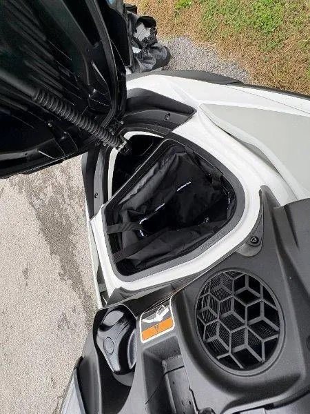 Slide: The Image of Sea-Doo FishPro Scout 130 2024 - 17