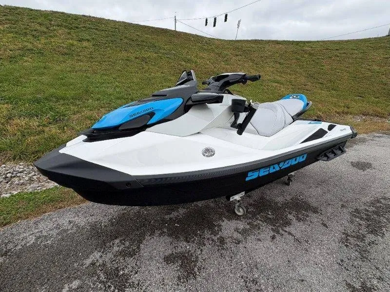 Slide: The Image of Sea-Doo FishPro Scout 130 2024 - 24