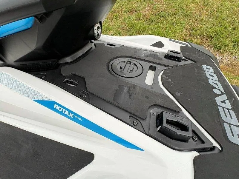 Slide: The Image of Sea-Doo FishPro Scout 130 2024 - 28