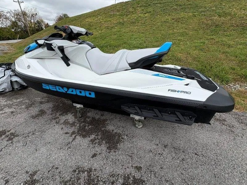 Slide: The Image of Sea-Doo FishPro Scout 130 2024 - 31