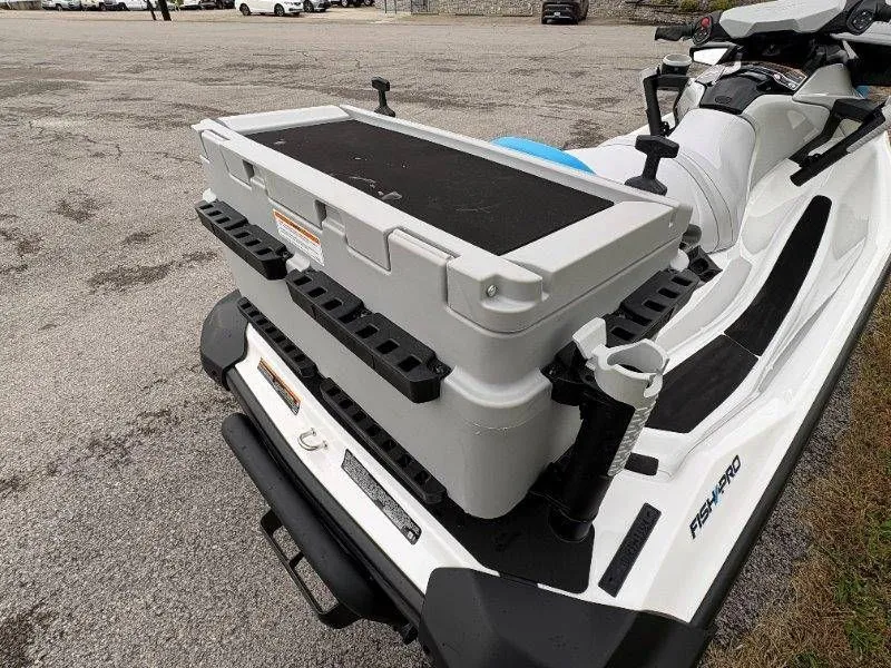 Slide: The Image of Sea-Doo FishPro Scout 130 2024 - 32