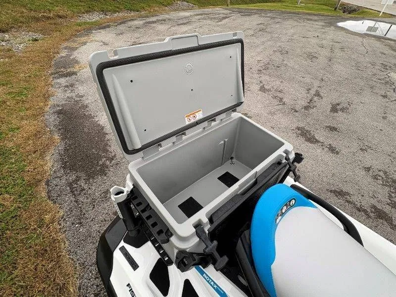 Slide: The Image of Sea-Doo FishPro Scout 130 2024 - 35