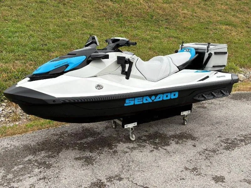 Slide: The Image of Sea-Doo FishPro Scout 130 2024 - 36