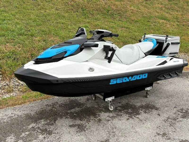 Slide: The Image of Sea-Doo FishPro Scout 130 2024 - 38