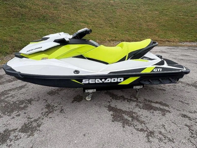 Slide: The Image of Sea-Doo GTI 90 2017 - 10