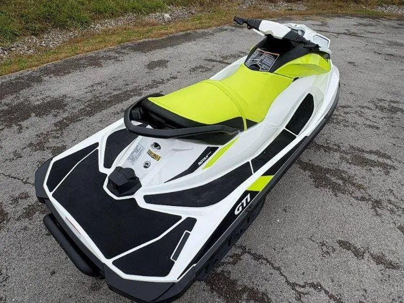 Slide: The Image of Sea-Doo GTI 90 2017 - 18
