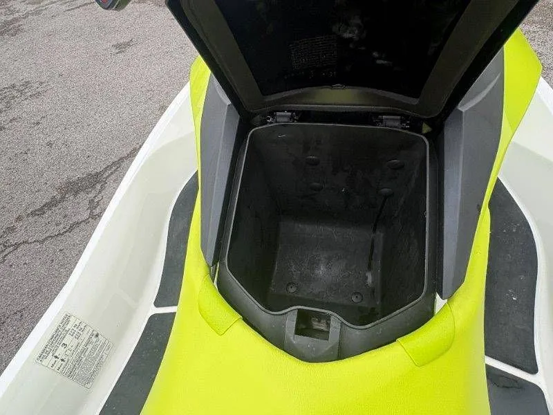 Slide: The Image of Sea-Doo GTI 90 2017 - 24