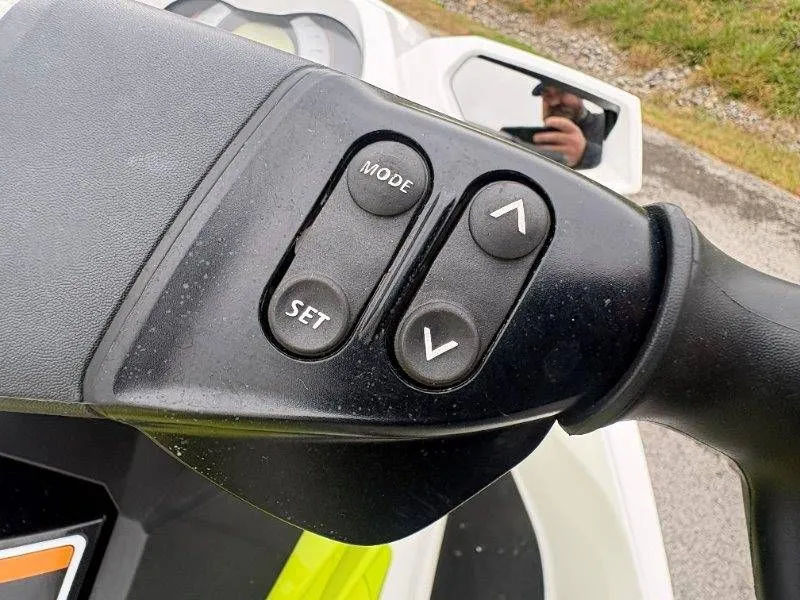 Slide: The Image of Sea-Doo GTI 90 2017 - 27