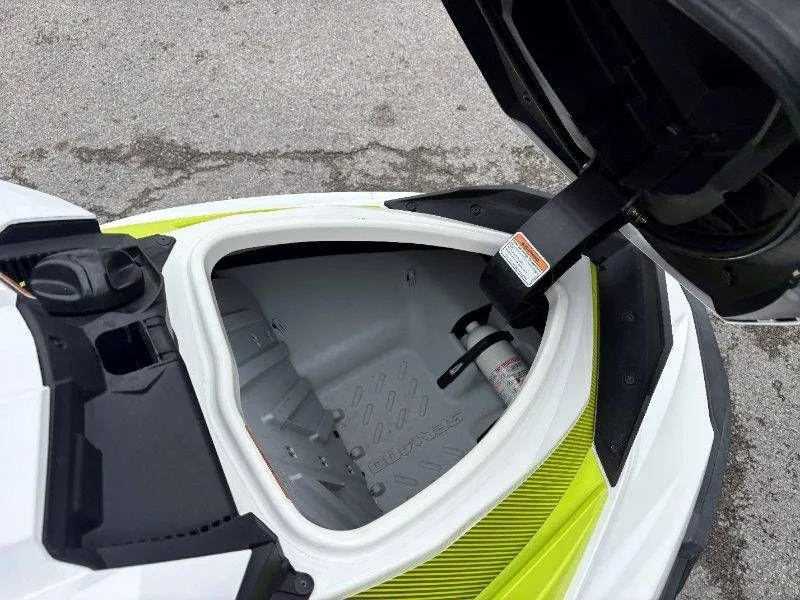 Slide: The Image of Sea-Doo GTI 90 2017 - 38