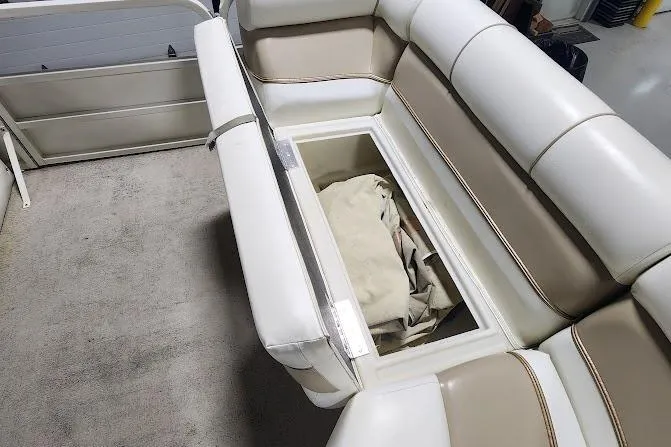 Slide: The Image of 2006 Bentley Pontoons 200/203 Cruise interior with open storage compartment. - 8