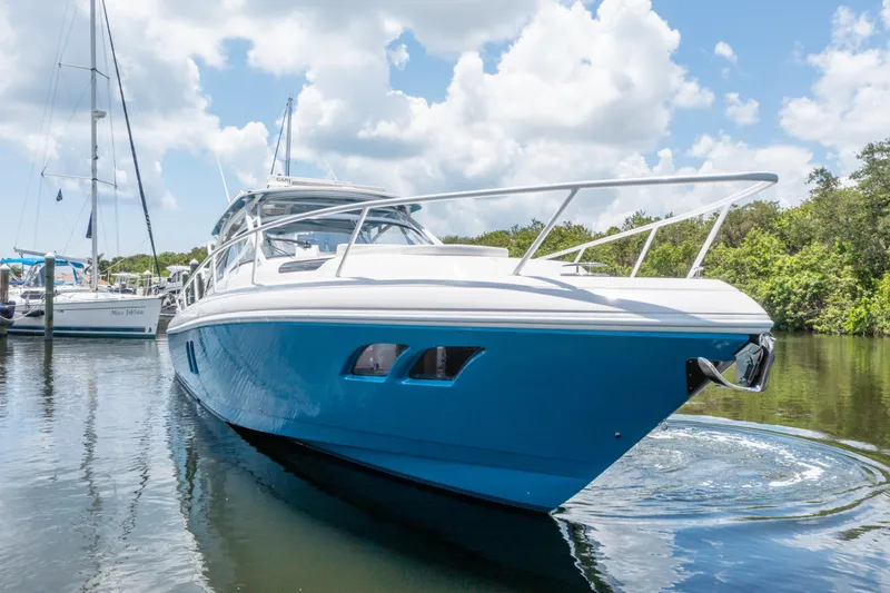 Slide: The Image of Intrepid 430 Sport Yacht 2018 - 101