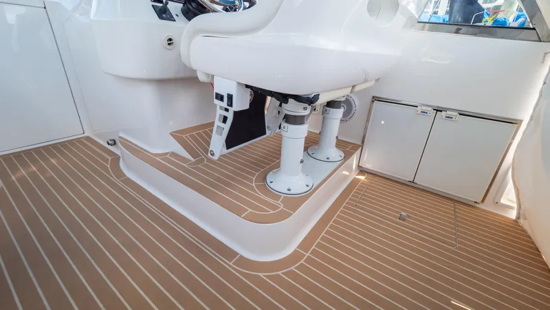 Slide: The Image of Intrepid 430 Sport Yacht 2018 - 103