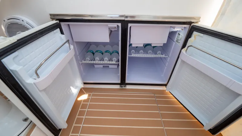 Slide: The Image of Intrepid 430 Sport Yacht 2018 - 106