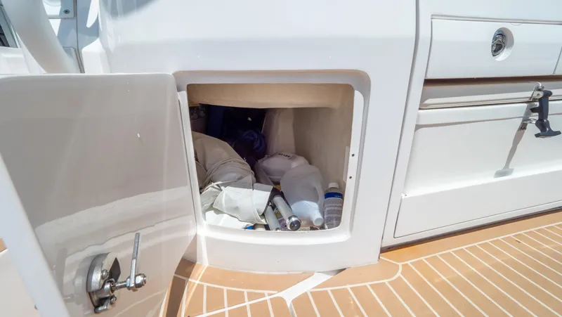 Slide: The Image of Intrepid 430 Sport Yacht 2018 - 148