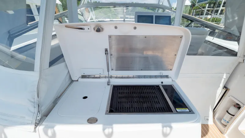 Slide: The Image of Intrepid 430 Sport Yacht 2018 - 150