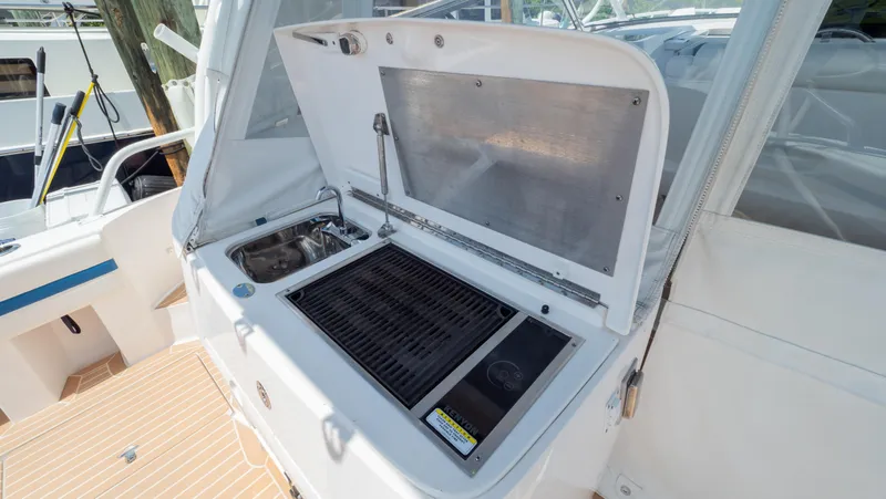 Slide: The Image of Intrepid 430 Sport Yacht 2018 - 151