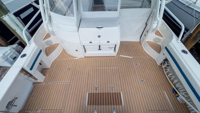 Slide: The Image of Intrepid 430 Sport Yacht 2018 - 154