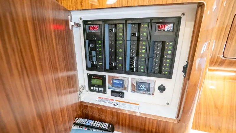 Slide: The Image of Intrepid 430 Sport Yacht 2018 - 63