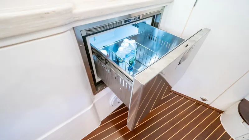 Slide: The Image of Intrepid 430 Sport Yacht 2018 - 73